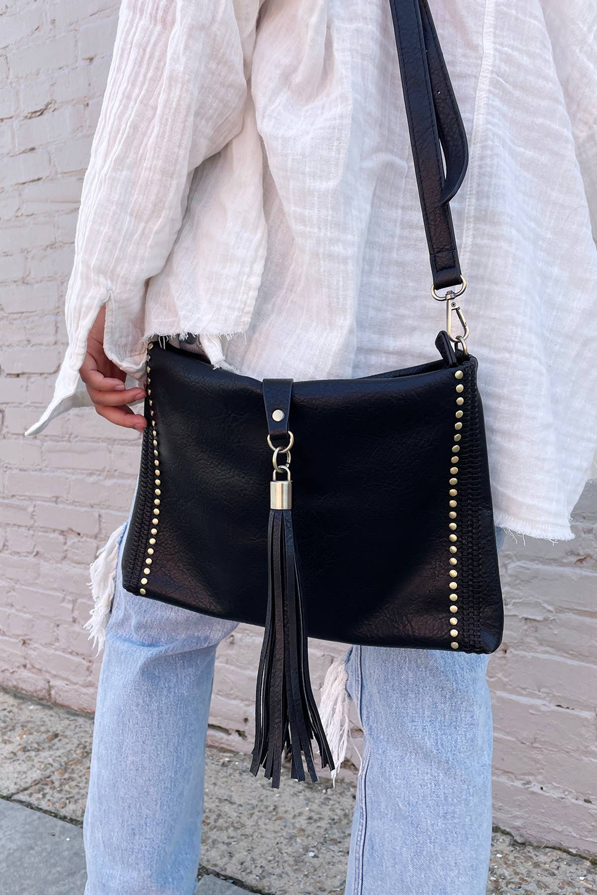 Pre-order: The Harper Crossbody w/ Grommet Details