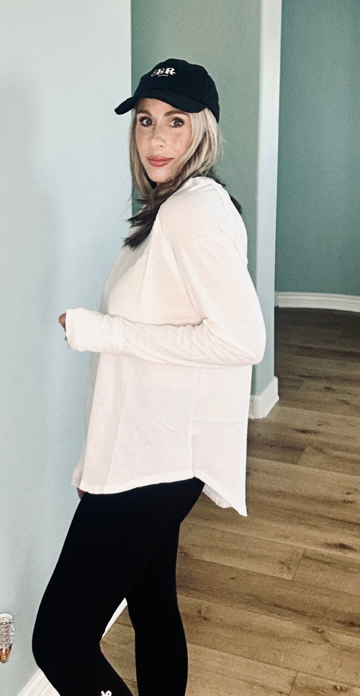 The Lena -Relaxed Long Sleeve Top White