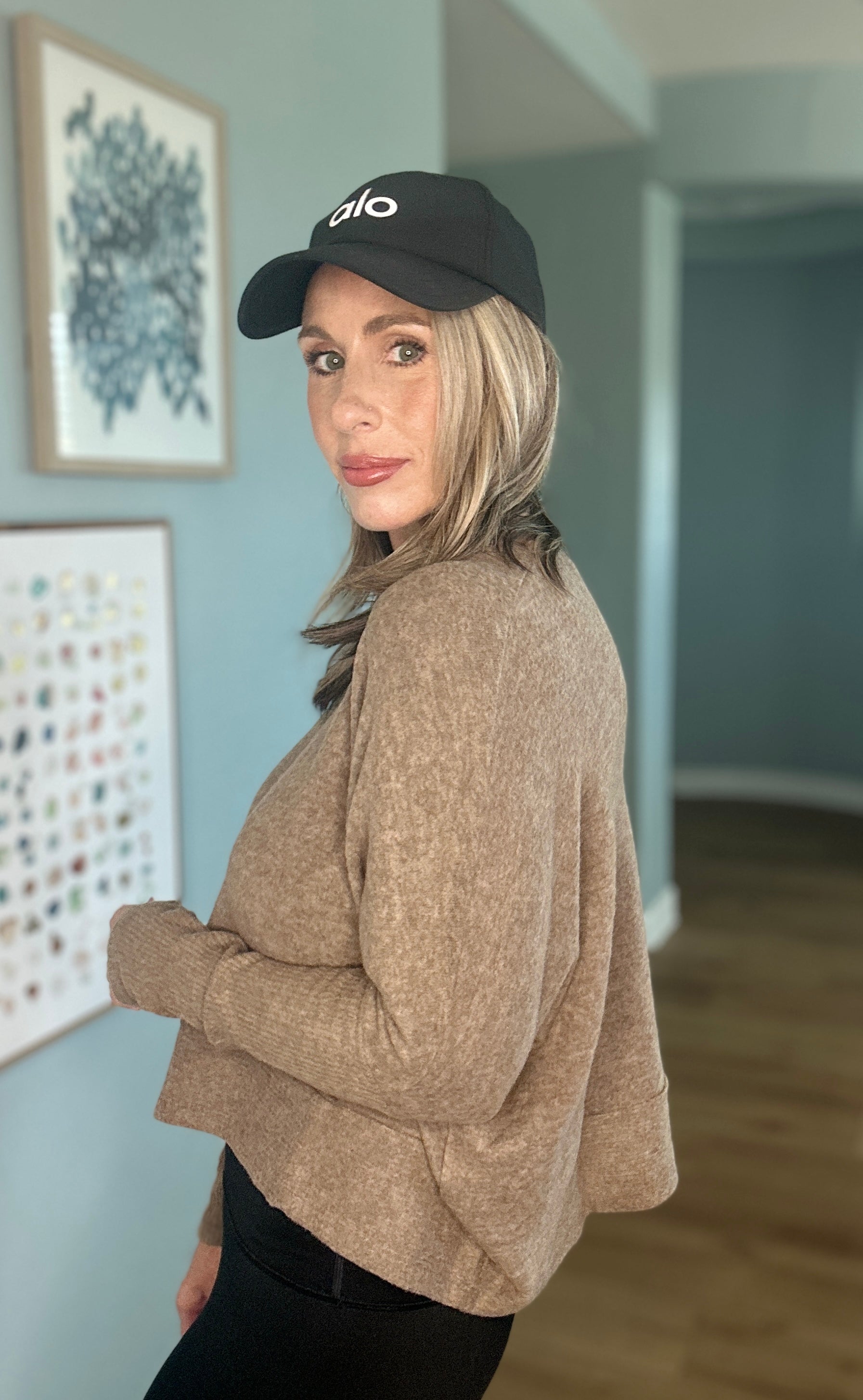 The Elodie Oversized Knit Sweater – Mocha